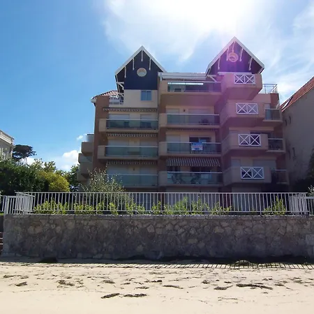 à Avec Vue Mer, Accès Direct Et Parking Sécurisé - Fr-1-374-217